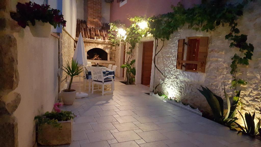 Apartment Elda Petrcane Exterior foto